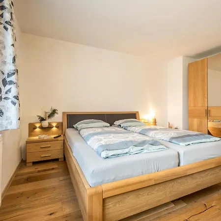 Haus Jenewein Apartament